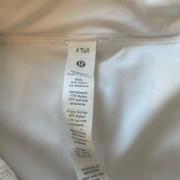 ALMOST NEW (worn once or twice) TALL LULU LEMON SKIRT SIZE 4 - Picture 3 of 3